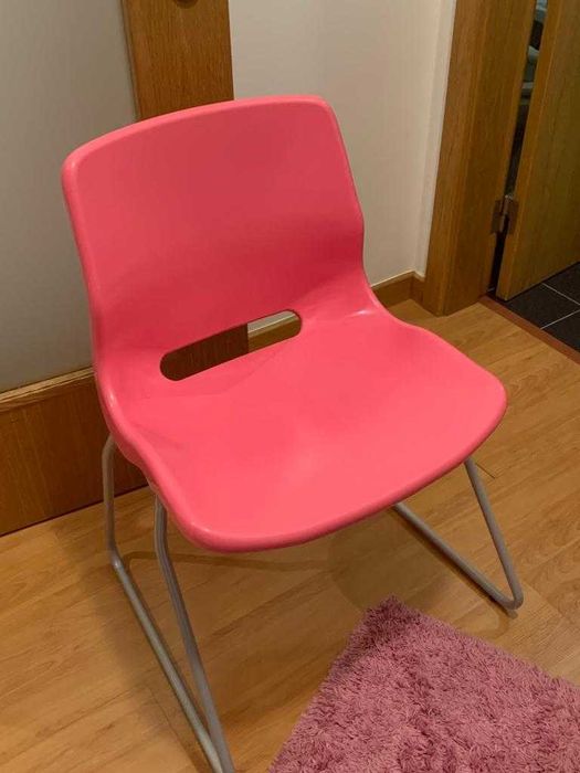 Girl's Office Set (Chair + Rug)64740284637698123