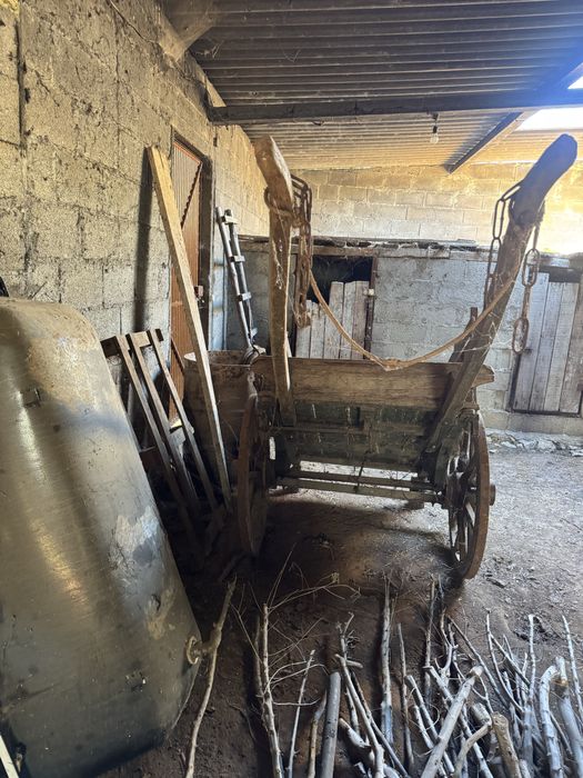 Carroca antiga em perfeitas condições! Sempre protegida em garagem