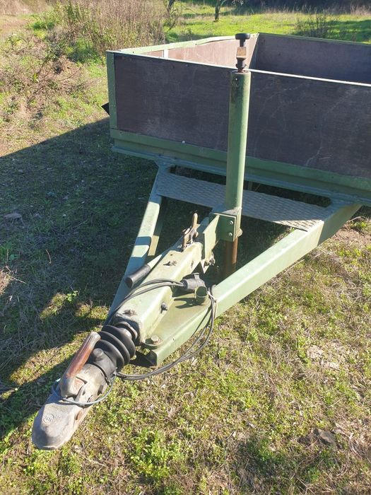 Atrelado 3 toneladas