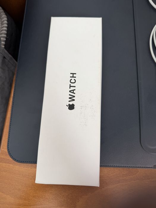Продам apple watch SE2