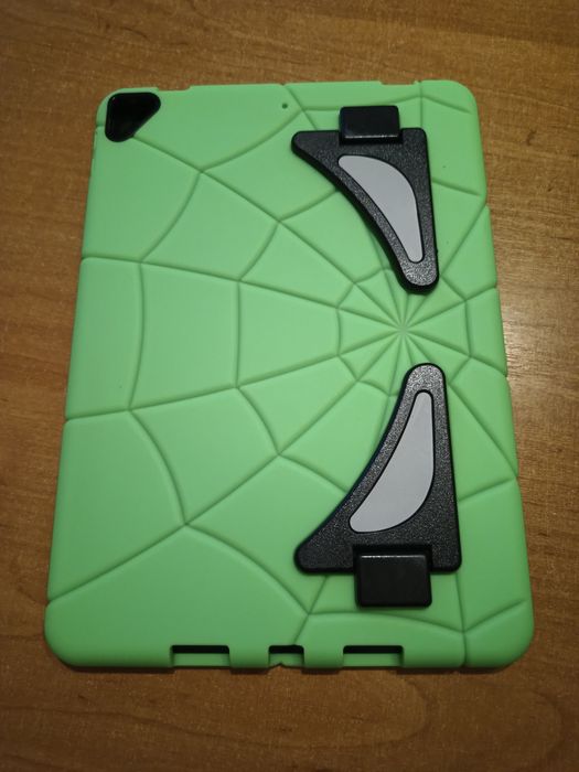 Etui/plecki do iPad 10.2