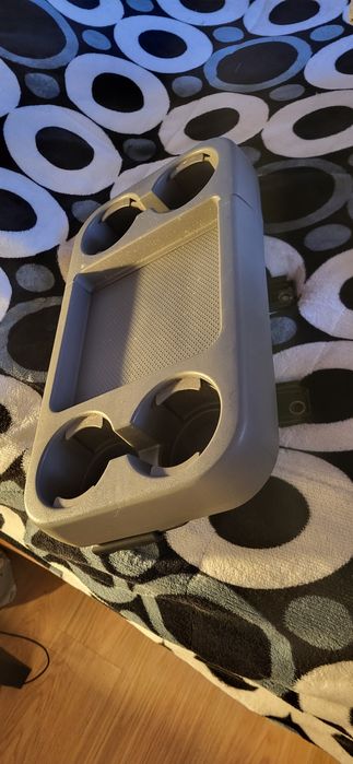 Kia Porta copos Kia carnival 2002
Cup holders