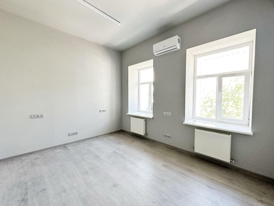 Офіс в центрі міста, р-н Макдональдс.Ціна з коммунальними.