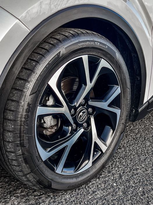Toyota C-HR lounge 1.8  Hybrid 2017