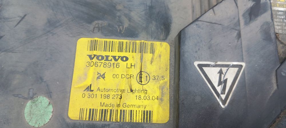 Ótica / farol esquerda VOLVO V50 (MW)
