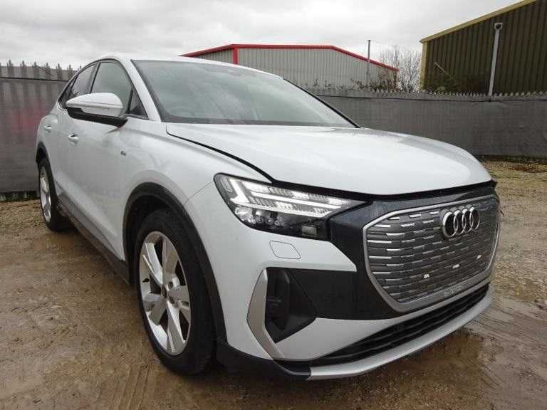 Бампер Audi Q4 E-tron Ауди Ку4 Етрон Розборка Etron Четверть Ауді