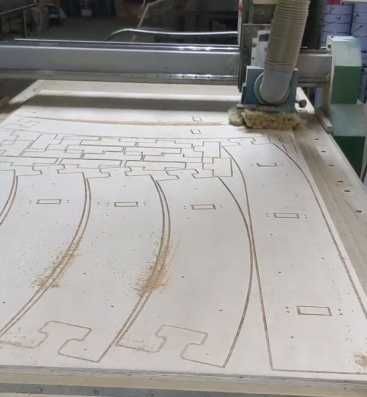 Послуги ЧПУ: фрезерування, розкрій. Фасади: шпонування.