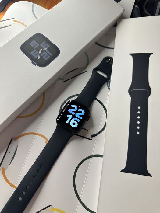 Apple Watch SE (2nd Gen) 40mm GPS+LTE