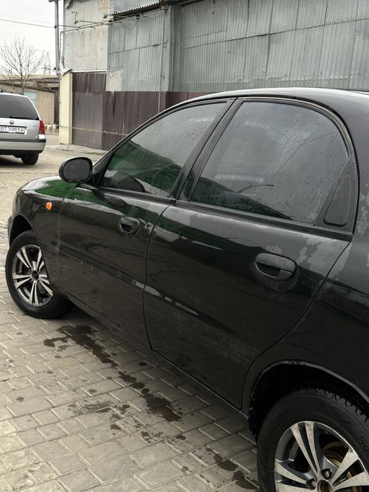 Daewoo Lanos 1.6 • Газ/Бензин • Чорний