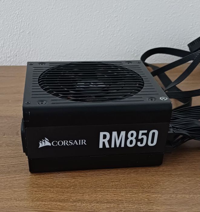 Fonte de Alimentação Corsair RM850