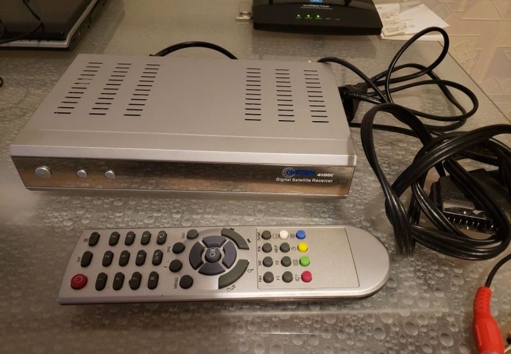 Продам спутниковый тюнер ORTON 4100 C