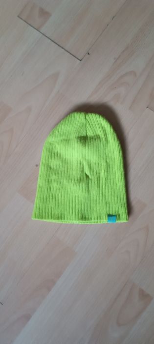 Czapka neonowa sportowa