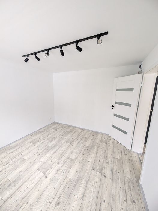 Gotowy lokal użytkowy 19,8 m² po generalnym remoncie – Sosnowiec, Środula
