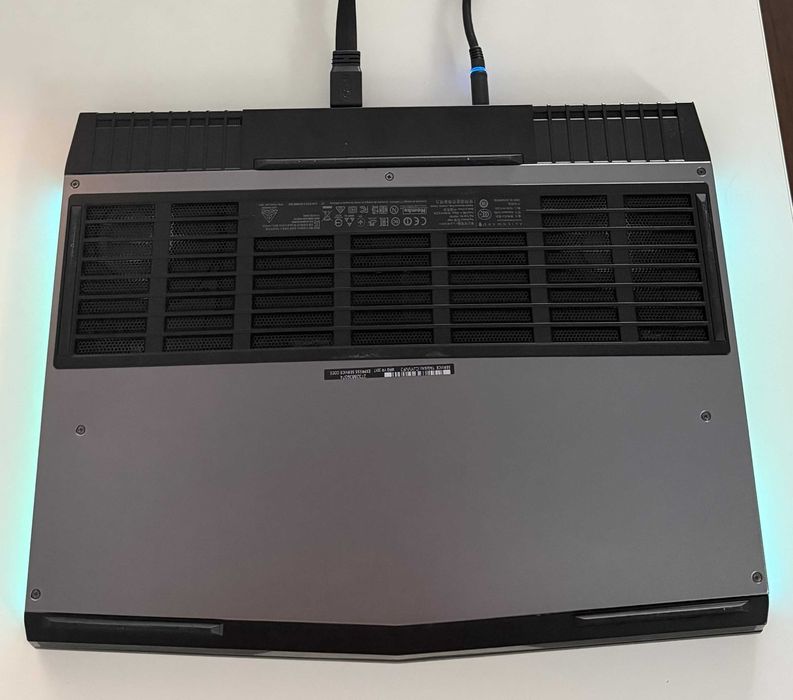 Dell Alienware 15 R3 i5-7300HQ/GTX 1060(6 GB)/16 GB RAM/SSD 512GB