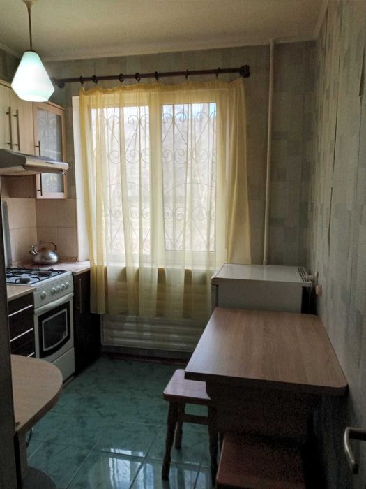 1-ком. кв-ра Лукьяненко - (Голливуд). Посуточно-почасово.