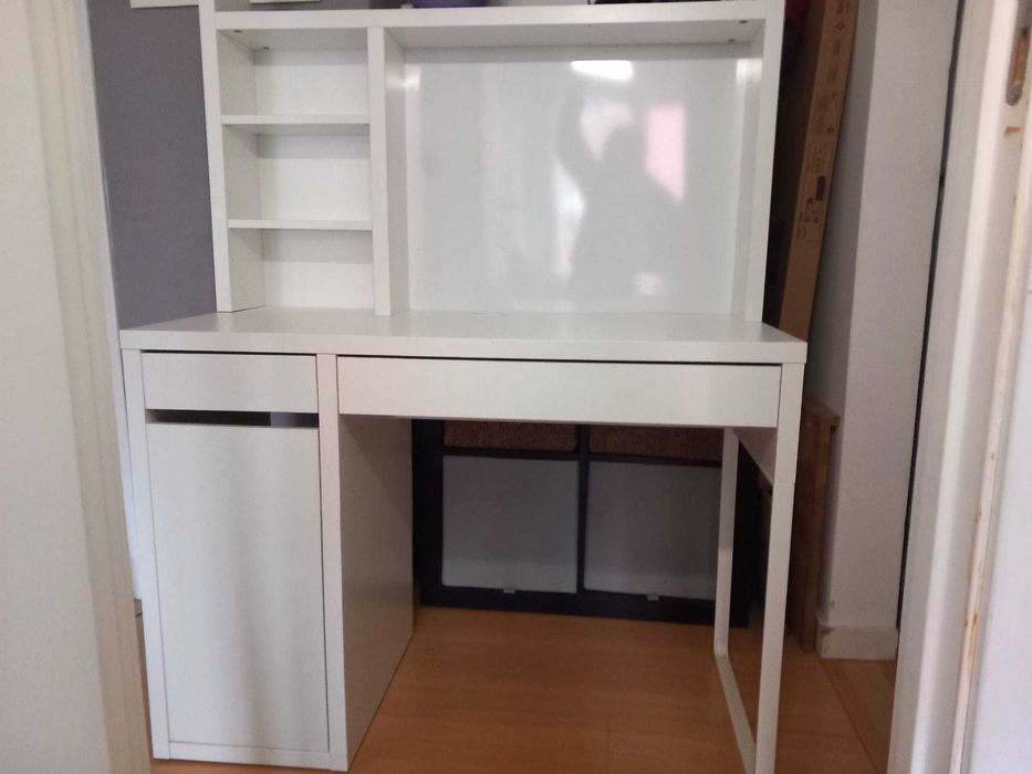 Secretária Micke IKEA