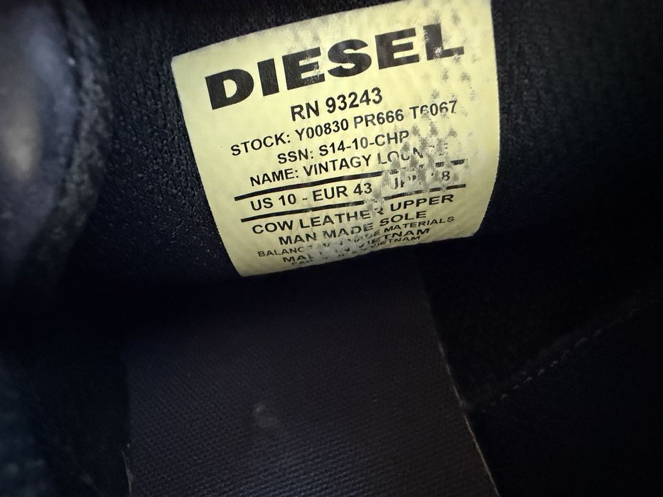 Шкіряні кросівки Diesel  43 розмір