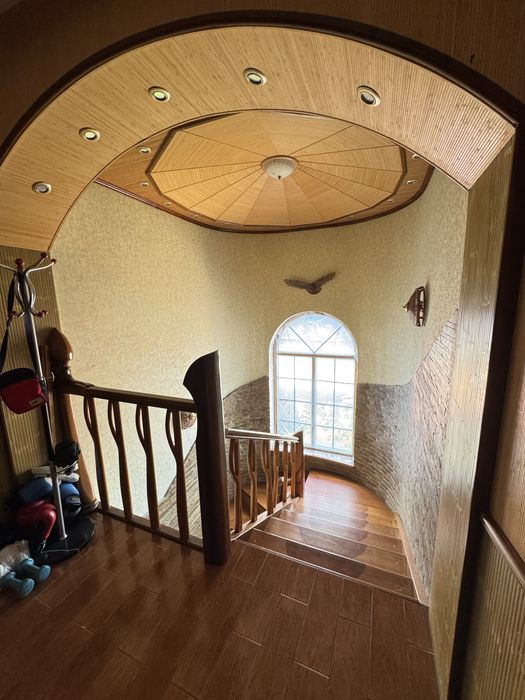 Дом с магазином, кафе, бильярдная, сауна Северный