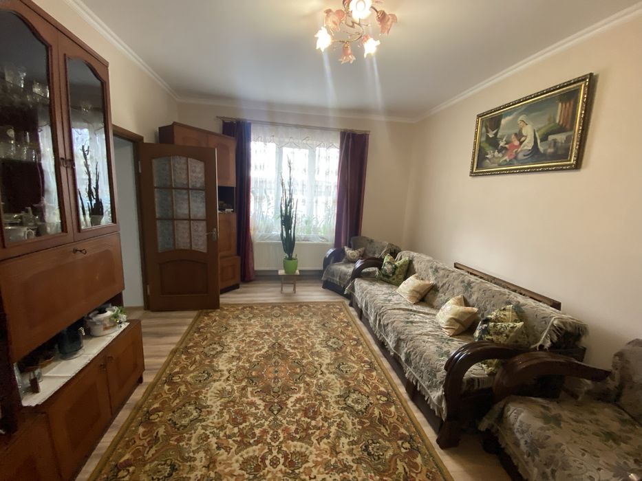 Продам півособняк в центральні частині міста 74м2