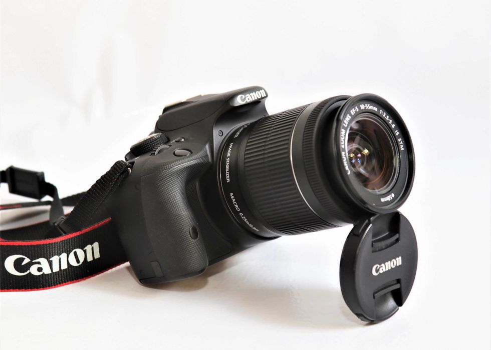 Canon 100D com lente Canon 18-55 STM máquina fotográfica digital reflex