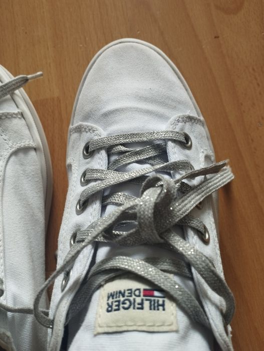 Buty sportowe 39. 29 zł.