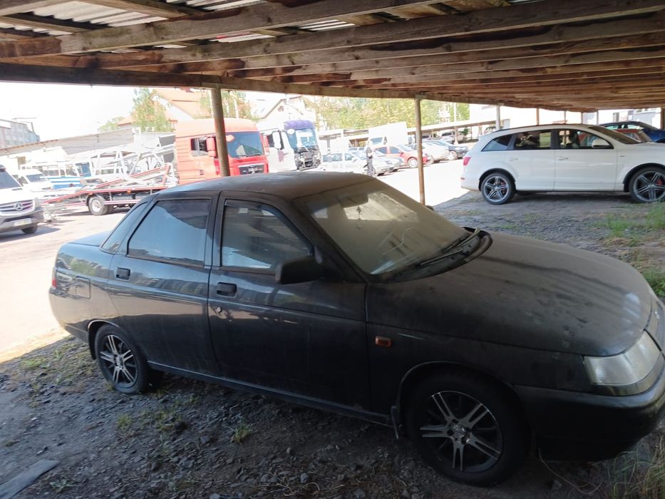Автомобіль  2110