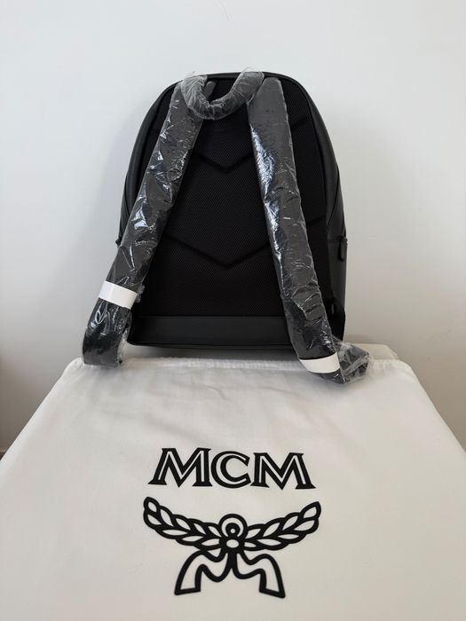 Mochila Grande Unissexo MCM em Pele Texturizada Preta