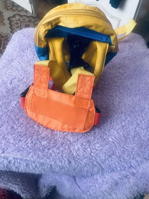 Рюкзак для собаки,новый все регулируется,с повадком.