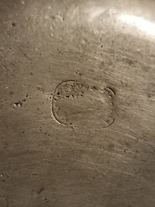 Cinzeiro antigo em estanho