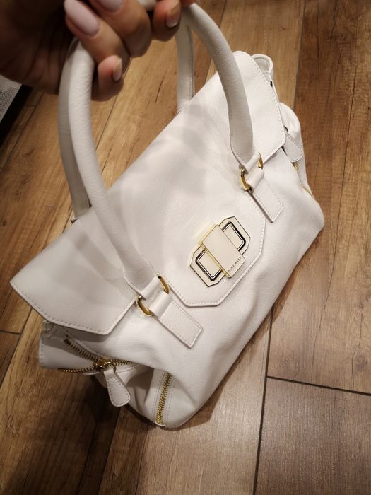 Nine West torebka biała listonoszka do ręki