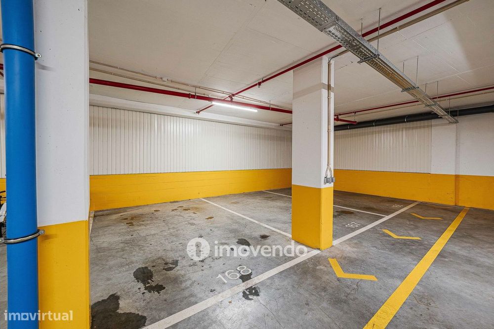 Apartamento T2 moderno, com estacionamento, na Alta de Lisboa