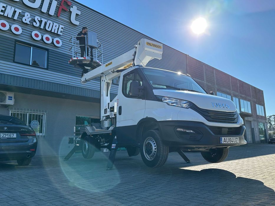 Aluguer de Carrinha com Plataforma Telescópica 20m!