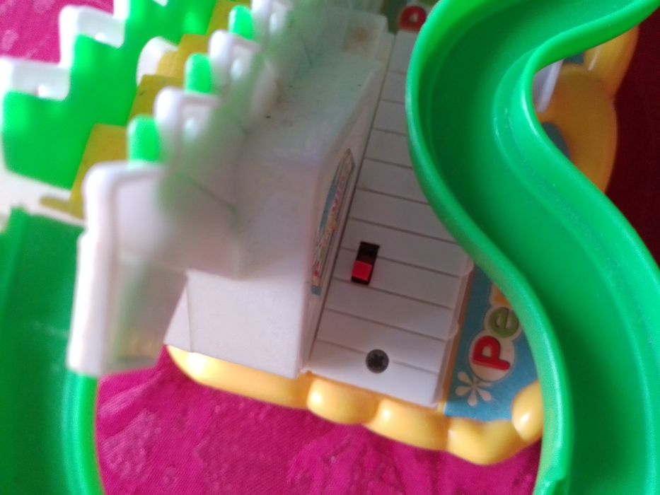 Quer que O Pinguin suba escadas c/musica?PeçaPinguin10E-Caixa2Edesde2E