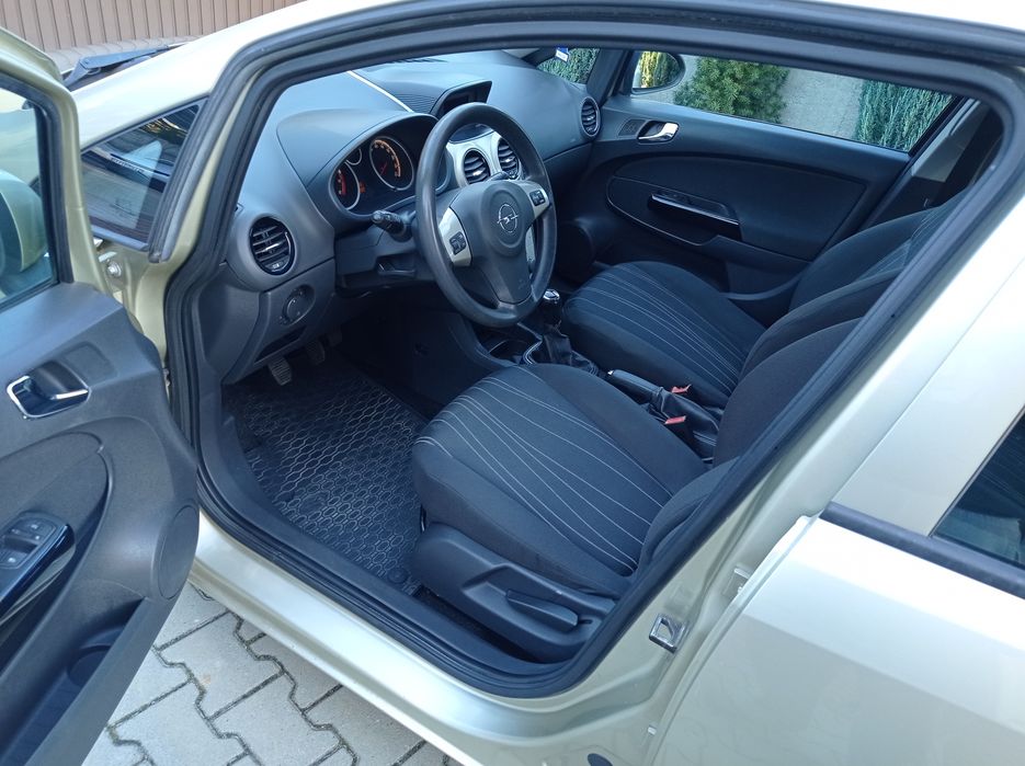 Opel Corsa D 2006r 1.4 Benzyna .