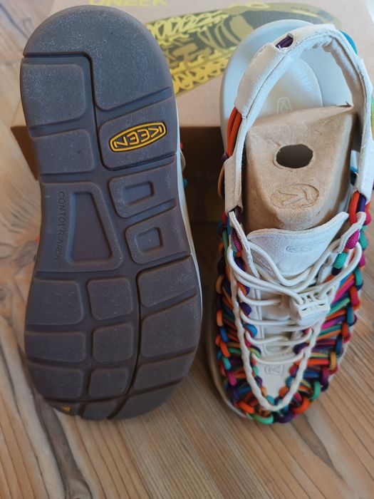 Wielokolorowe sandałki Keen