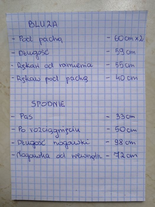 Dres damski z kapturem