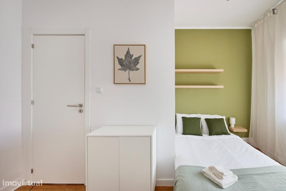 Quarto - localizado em São Bento Lisbon