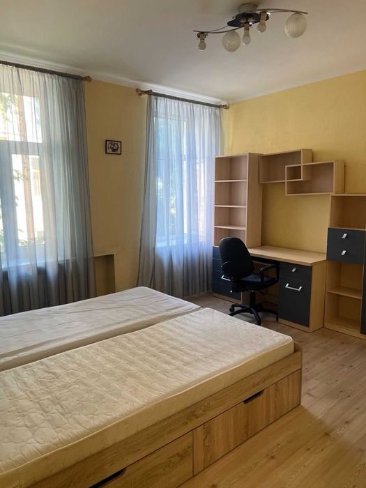 Здається кімната в історичному центрі, Поділ, Андріївський узвіз