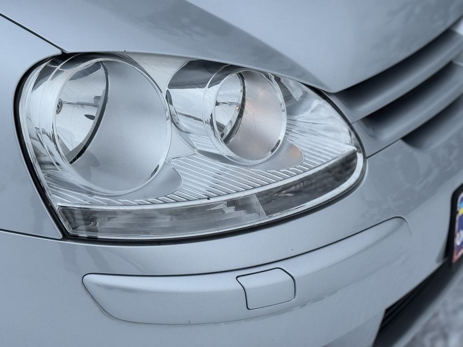 Свіжопригнаний Golf 5 1.6бензин TOUR