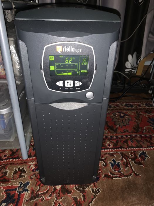 Источник бесперебойного питания UPS 3300-4000Италия