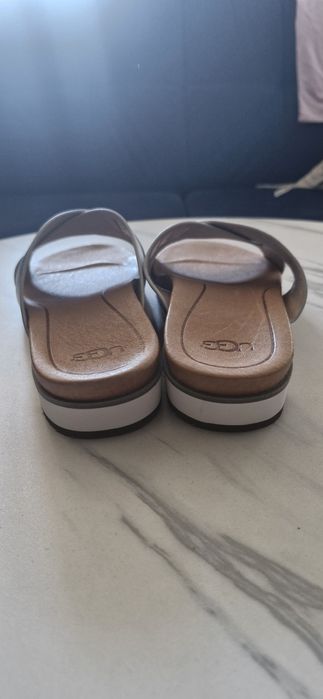 Klapki skórzane UGG 38