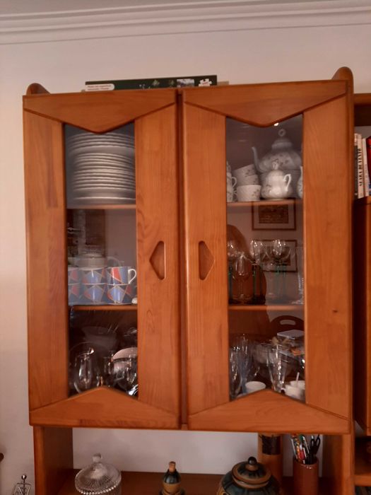 Móvel de sala de jantar em cerejeira, desdobrável em 3 módulos