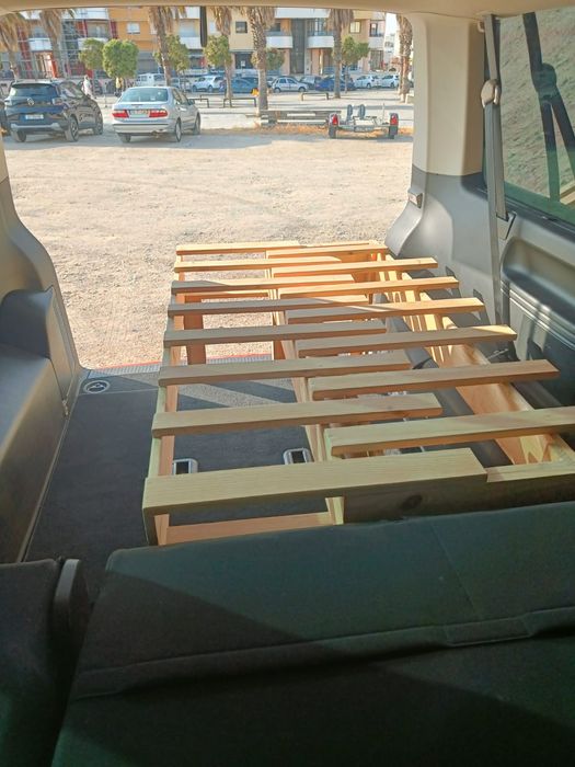 Carpinteiro, entrem e leiam anúncio