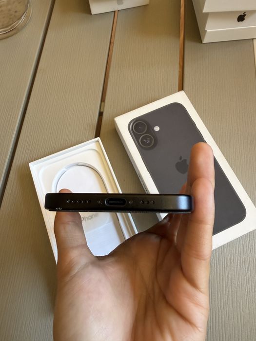 iPhone 16 - 128GB | Preto