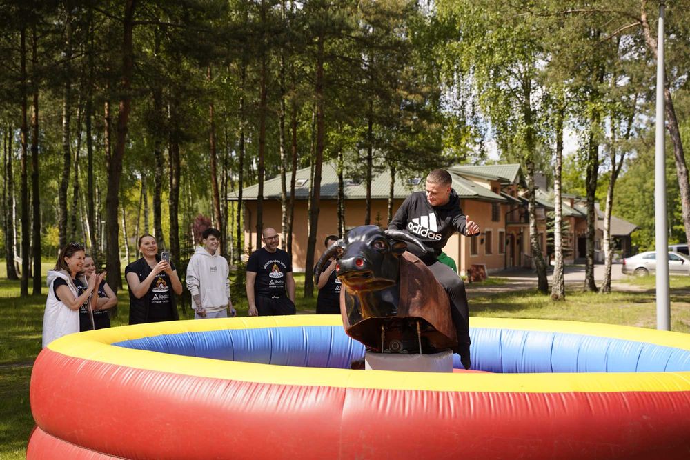 Mechaniczny dmuchany byk rodeo symulator western country