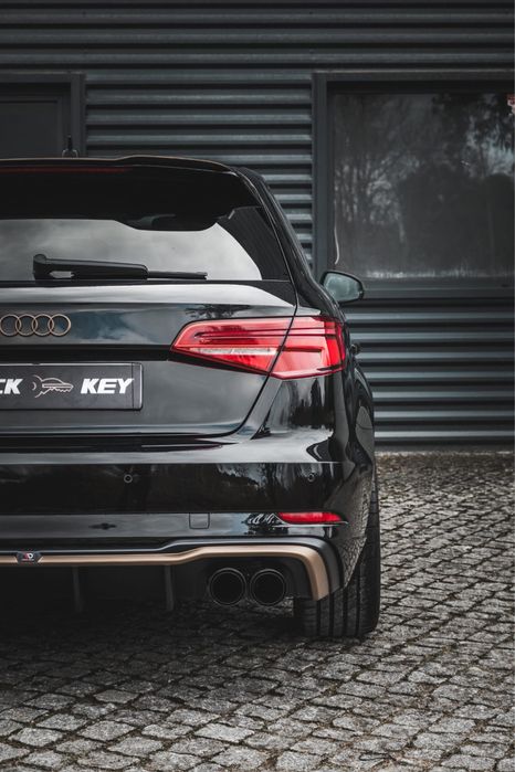 Audi a3 sportback s-line 2.0TDI 150cv “black and bronze” LOOK RS3