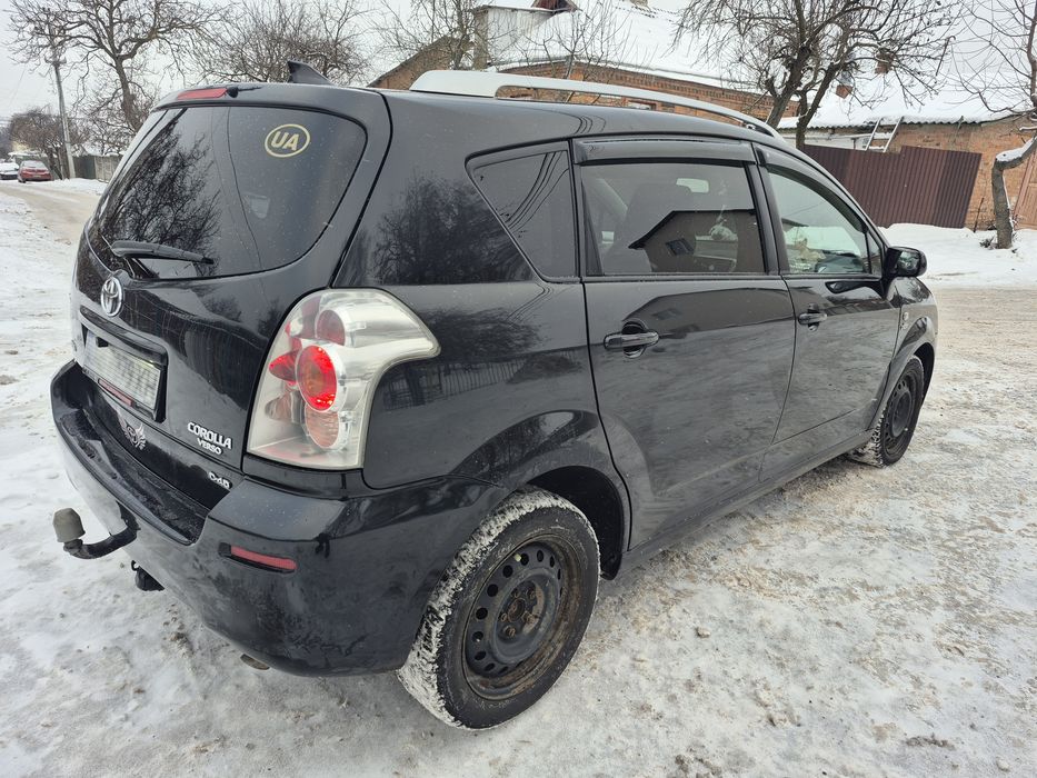 Toyota Corolla Verso 2.2 максимальна комплектація