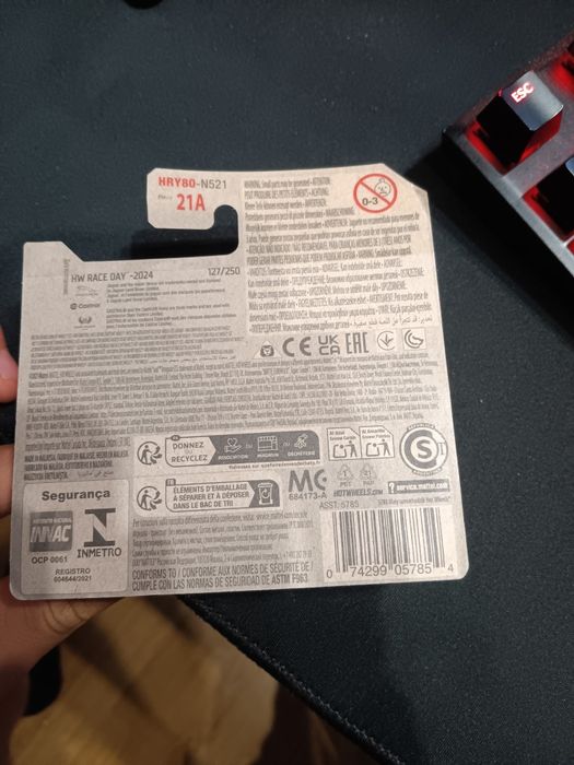 Samochodzik hotwheels