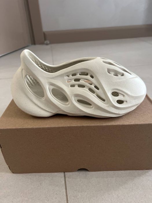 Adidas Yeezy жіночі