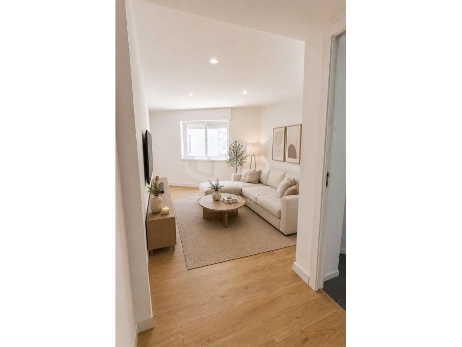 T2 Totalmente Remodelado na Amadora | Moderno, Funcional e Bem Loca...
